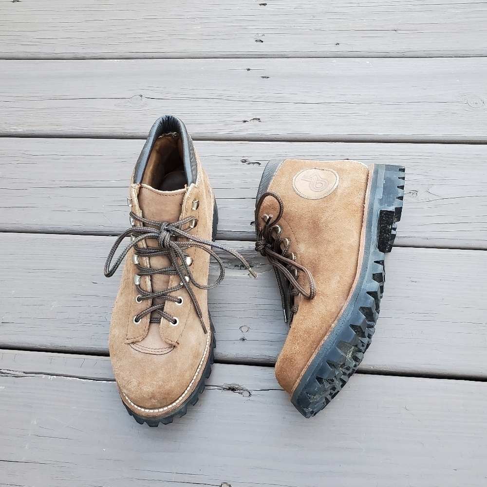 Vintage 90s y2k Brown Roughout Suede‎ Leather Mountaineering Hiking Boots 7.5